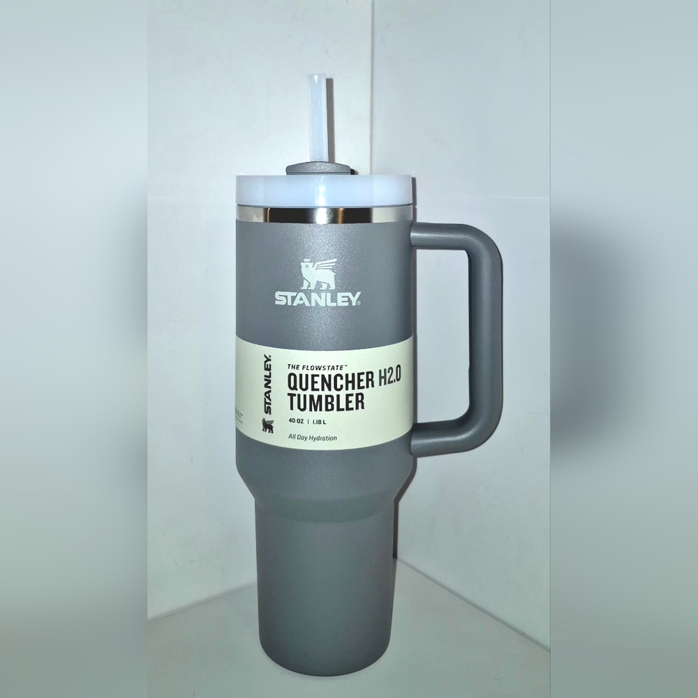 Stanley Gray Quencher Tumbler with Handle 40 oz - ASH